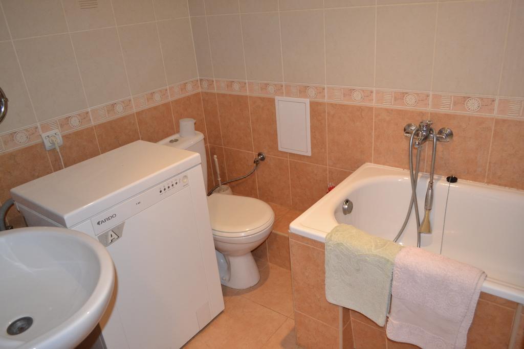 Studio Apartments Kamianets-Podilskyi Room photo